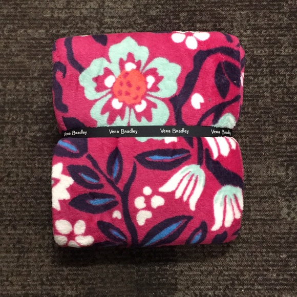 Vera Bradley Bloom berry throw blanket - Picture 3 of 5